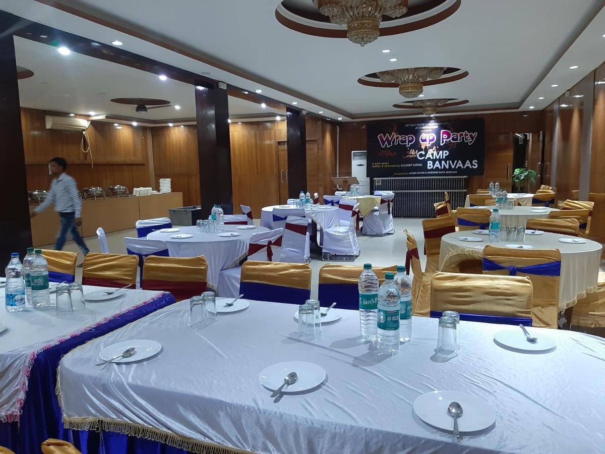 Hotel Platinum Plaza Rohtak Exterior foto