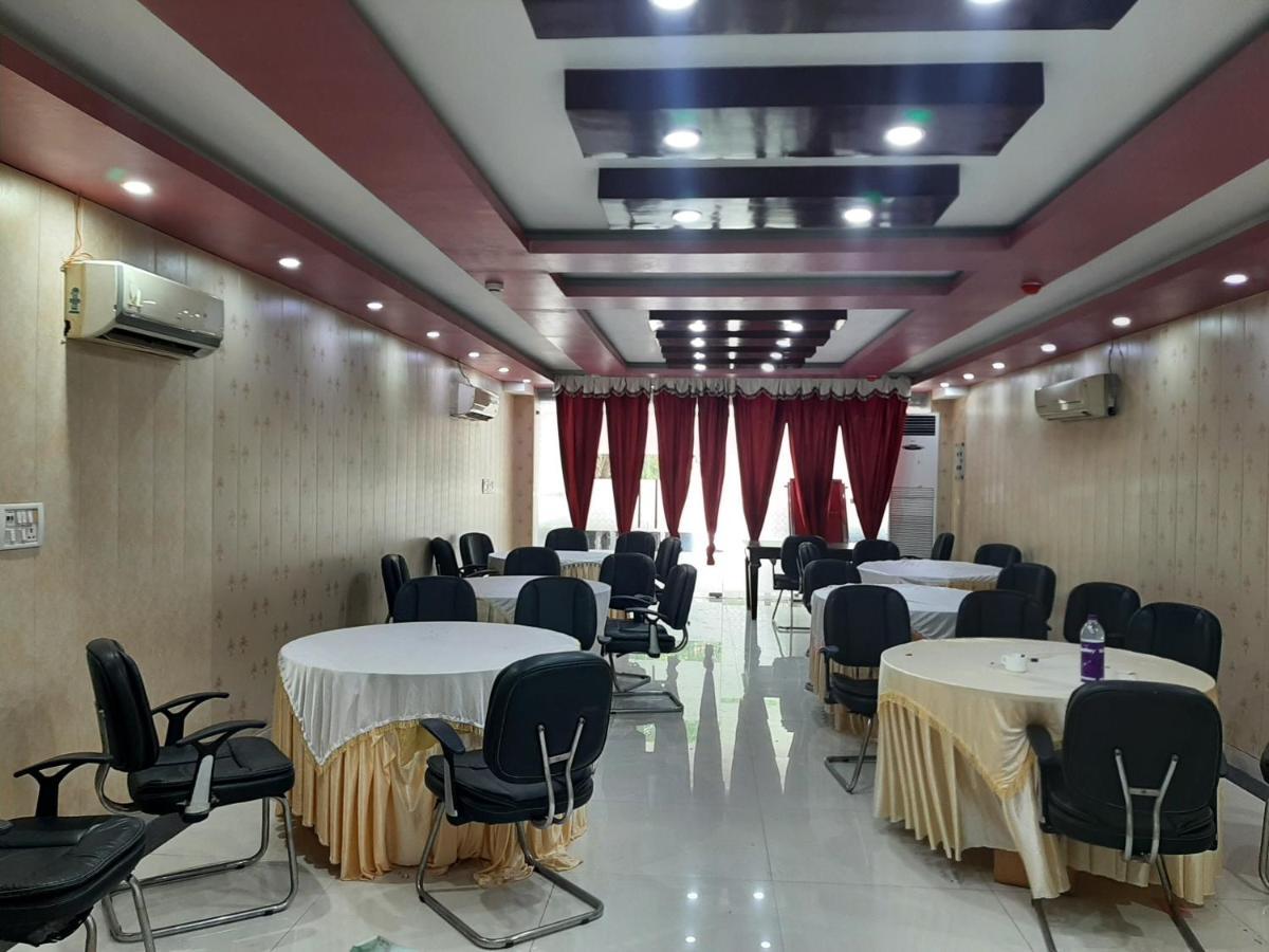 Hotel Platinum Plaza Rohtak Exterior foto