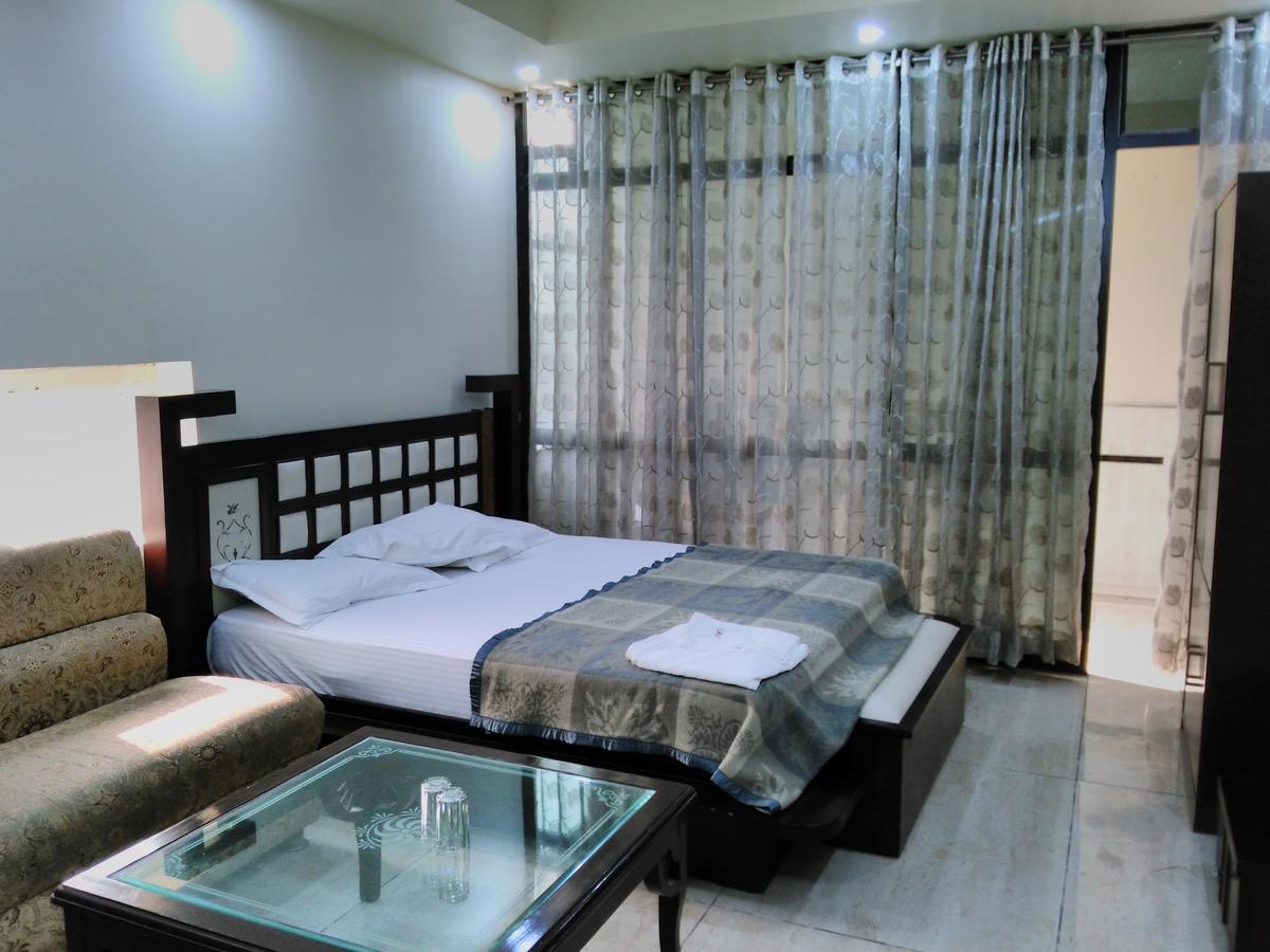 Hotel Platinum Plaza Rohtak Exterior foto