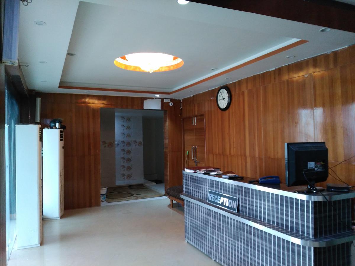 Hotel Platinum Plaza Rohtak Exterior foto