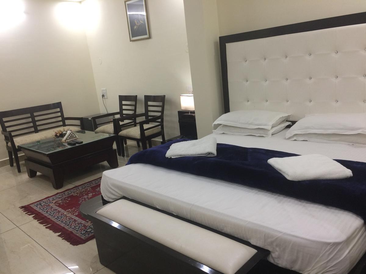 Hotel Platinum Plaza Rohtak Exterior foto