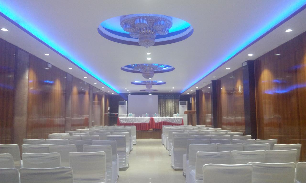 Hotel Platinum Plaza Rohtak Exterior foto