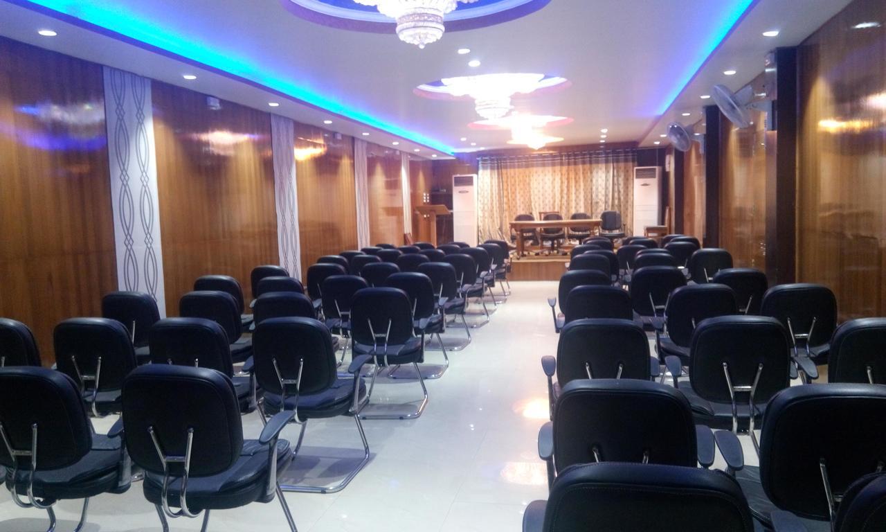 Hotel Platinum Plaza Rohtak Exterior foto